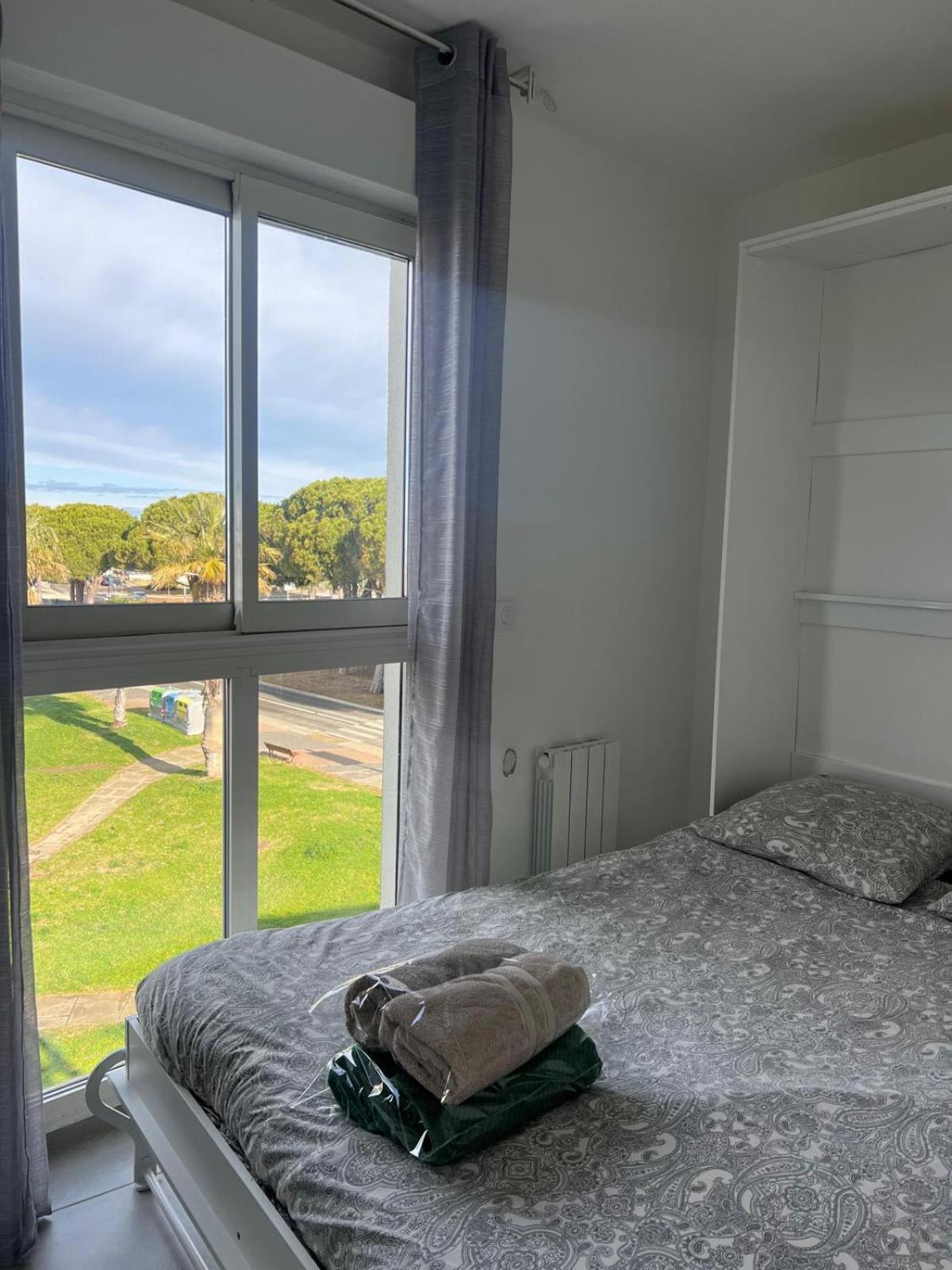 Les Pieds Dans Le Sable Appartement Vue Mer 1 Chambre 1 Cabine Le Grau-du-Roi Exterior photo